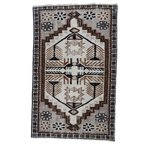 Small hali pile rug