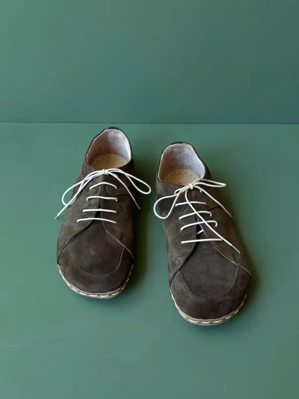 Barefoot Yemeni Sneakers | Olive Suede